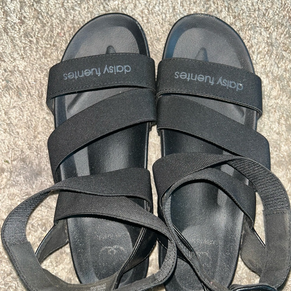 Daisy Fuentes Black Strappy Sandals